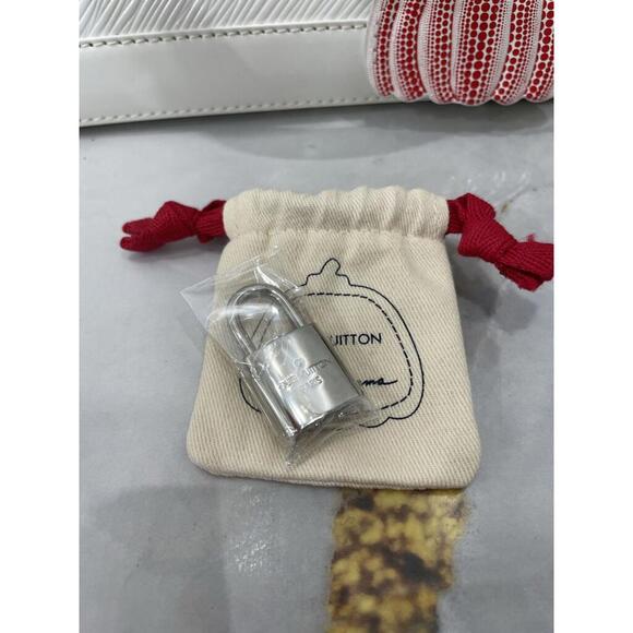 Louis Vuitton x YK White/Red Epi Alma BB - Picture 4 of 10